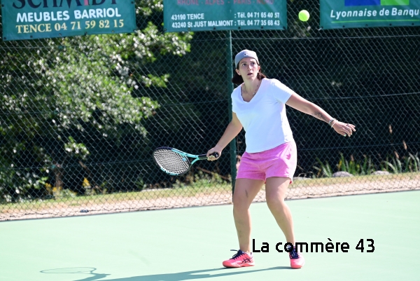 Mandy Saguet (30/2, TC Yssingeaux) a remporté le premier match du tournoi, 6-1, 6-0|Céline Samuel (30/3, TC Sainte-Sigolène)|||