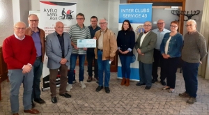 A Vélo sans âge reçoit 3 300 € de l’Inter Clubs Service 43 pour financer un triporteur pour les personnes âgées