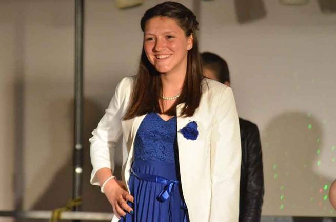 Tiffany Lefebvre, 15 ans, du Chambon-sur-Lignon, a été élue Miss jonquilles 2016.|Quatre candidates se sont présentées au concours de beauté.|Marie Dournel, 15 ans, de Tence, est 1re dauphine.|Anartuya Erdenebaatar, 18 ans, du Chambon-sur-Lignon, désignée 2e dauphine.|Maël Ansart, 16 ans, du Chambon-Feurgerolles, a terminé 4e.|Tiffany Lefebvre a été élue devant Marie Dournel.|Le ventriolque François Richard a fait participer Ludovic et Josette à son spectacle.|Flavien Béal a été très à l&#039;aise en maître de cérémonie.||