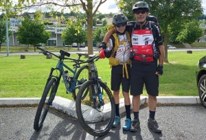 Beauzac : un père et son fils de 13 ans parcourent le chemin de Saint-Jacques en VTT