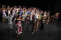Toutes les générations de Chambon Danse sur scène