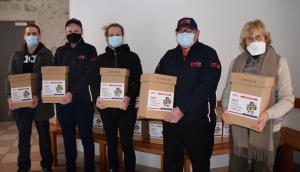 Rapid Relief Team remet 40 colis alimentaires sur le Plateau Vivarais-Lignon