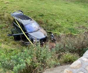 Saint-Pal-de-Chalencon : une voiture endommage un pont et finit dans un pré