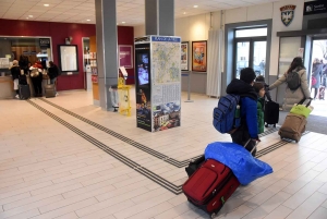 Les guichets des gares du Puy-en-Velay et Bas-Monistrol maintenus... pour l&#039;instant