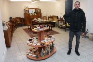 Yssingeaux : il ouvre une boutique de brocante et antiquité en centre-ville