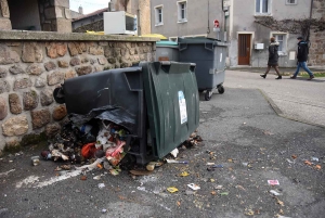Monistrol-sur-Loire : un feu de poubelle au Monteil