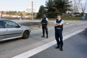 Un important dispositif de gendarmes pour contrôler les attestations en Haute-Loire