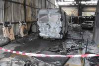 Aurec-sur-Loire : un incendie dans un entrepôt détruit une dizaine de véhicules