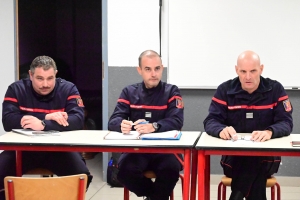 Christophe Grillo (chef de centre du Mazet et du Chambon), Mathieu Lartaud (chef du groupement territorial Est) et Frédéric Robert (directeur du SDIS 43)