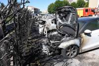 Monistrol-sur-Loire : une haie et huit voitures prennent feu (vidéo)