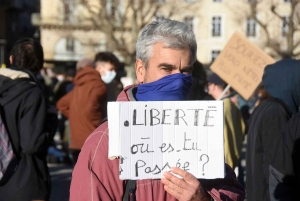 Liberté de manifester et liberté d&#039;informer se rejoignent au Puy-en-Velay