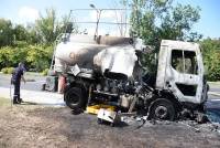 Un camion de fuel ravagé par les flammes sur la rocade d&#039;Aiguilhe