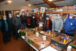 Yssingeaux : DJ Bab remet les dons des repas offerts à la Croix-Rouge