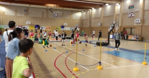 Saint-Just-Malmont : 50 jeunes basketteurs fêtent les mères au gymnase
