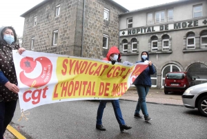 Saint-Agrève : une cinquantaine de manifestants de l&#039;hôpital à la mairie