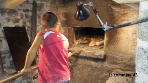 Montregard : une vente de pain cuit au four banal et de fleurs dimanche 24 mai