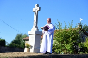 Quatre nouvelles croix religieuses bénies à Yssingeaux et Grazac