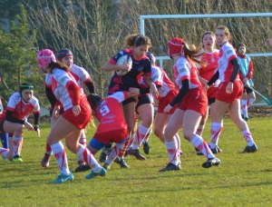 Monistrol-sur-Loire : les rugbywomen cadettes de la Loire au stade de Beauvoir