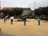 Le Chambon-sur-Lignon : un cercle de silence sur la place de la Fontaine