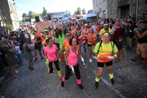 Un défilé des classes très sportif à Sainte-Sigolène (vidéo)