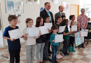 Araules : les écoliers de Recharinges ont reçu leurs récompenses du concours sur le harcèlement