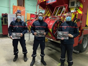Les pompiers de Tence reprennent leur tournée de calendriers