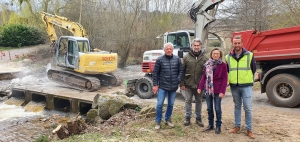 Sur le chantier le maire Cécile Gallien, Gilles Dodet, Didier Saby adjoints|||