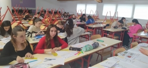 Sainte-Sigolène : des collégiens profitent des vacances pour réviser les maths