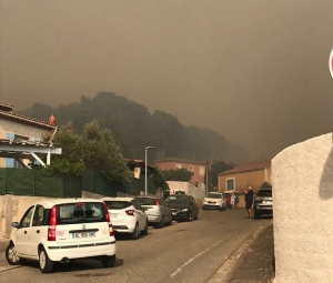 Les pompiers de Haute-Loire engagés sur le feu d&#039;Istres