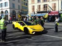 Puy-en-Velay : quand les Gilets jaunes croisent une Lamborghini... jaune
