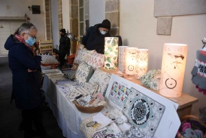 Le Monastier-sur-Gazeille : une vingtaine de stands sur le marché de Noël