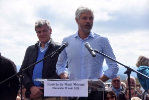 Laurent Wauquiez, ses partisans et ses opposants au rendez-vous sur le Mézenc
