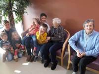 Le Monastier-sur-Gazeille : les enfants de la crèche visitent les aînés