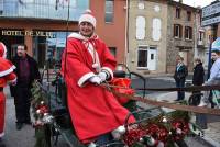 On connaît bien Nathalie Witz qui joue volontiers le cocher de la calèche du Père Noël, ici à Retournac.