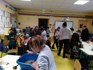 Saint-Julien-du-Pinet : une séance de paléontologie à l&#039;école de Veyrines