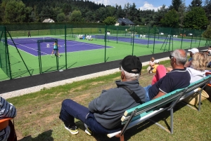 Tennis : battue à Tence, Aravane Rezaï se console au Chambon-sur-Lignon