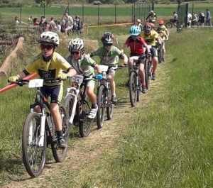 Cyclisme : une après-midi VTT spectaculaire et conviviale au Camp d’Eycenac
