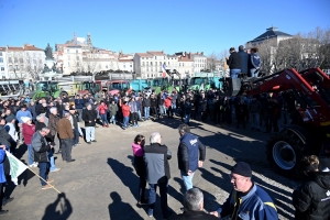 Les agriculteurs prévoient de bloquer la RN88 jeudi après-midi au Puy-en-Velay