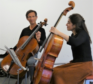 Le Mazet-Saint-Voy : deux violoncelles pour un concert dimanche à l&#039;église de &quot;Saint-Voy&quot;