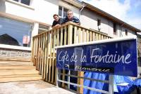 Fay-sur-Lignon : ils ont racheté le mobilier du Café du commerce pour ouvrir un nouveau bar