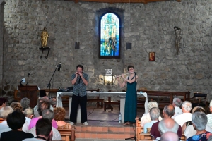 Musiques en Vivarais-Lignon : un public sous le charme des flûtes et des harmonicas à Chenereilles