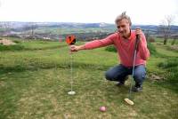 Bas-en-Basset : il crée le premier mini-golf de France... sur herbe