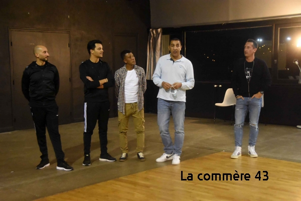 Majid Chikh-Miloud, Ahmed Kadri (comédiens), Brahim Naït-Balk (auteur), Abdelkader Railane (Mission locale) et Yann Dacosta (metteur en scène).||||||