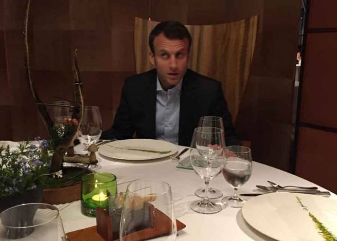 Emmanuel Macron à l&#039;occasion du dîner au restaurant de Régis et Jacques Marcon.|||