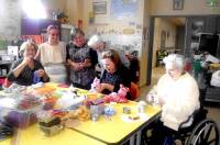 Tence : des ateliers créatifs à la maison de retraite avec le comité de jumelage