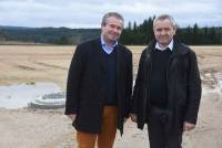 Julien Melin (Haut-Lignon) et Bernard Souvignet (Pays de Montfaucon), les présidents des deux intercomunalités partenaires dans ce dossier