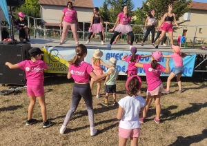 Une vague rose à Brives-Charensac pour la Course des filles