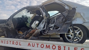 Monistrol-sur-Loire : une voiture accroche la remorque d&#039;un manège sur la RD12