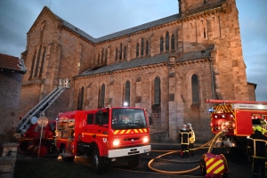Lapte : un feu se déclare sur un toit à l&#039;église