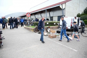 Monistrol-sur-Loire : le premier marché auto-moto de l&#039;occasion sur les chapeaux de roue
